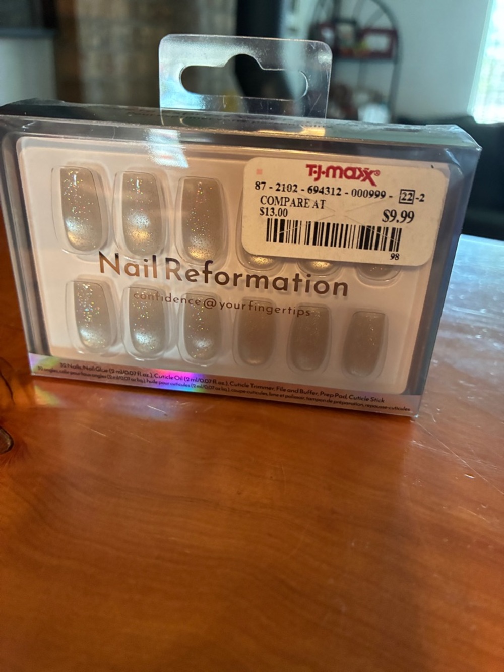 Reformation Sparkling White Press-On Nails Set